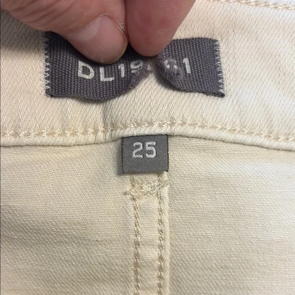 DL1961 Bridget Instasculpt High Rise Bootcut Hem Split Jeans Ecru Size 26 - Picture 15 of 17
